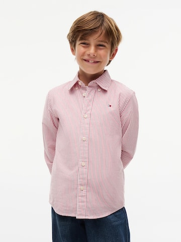 Coupe regular Chemise 'Essential' TOMMY HILFIGER en rouge : devant