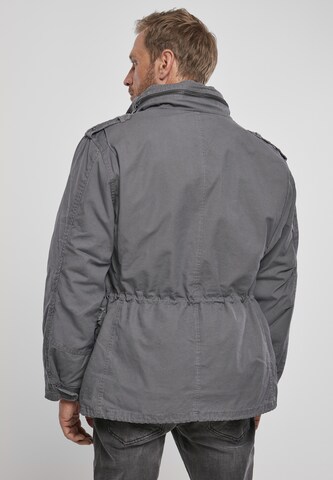Brandit Демисезонная куртка 'Giant' в Серый