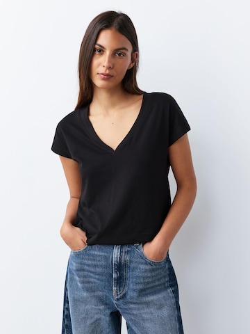 Tricou de la Next pe gri: față