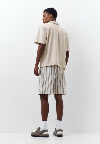 Largi Pantaloni de la Pull&Bear pe bej