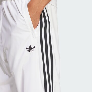 ADIDAS ORIGINALS - Loosefit Calças 'Adicolor Teamgeist' em branco