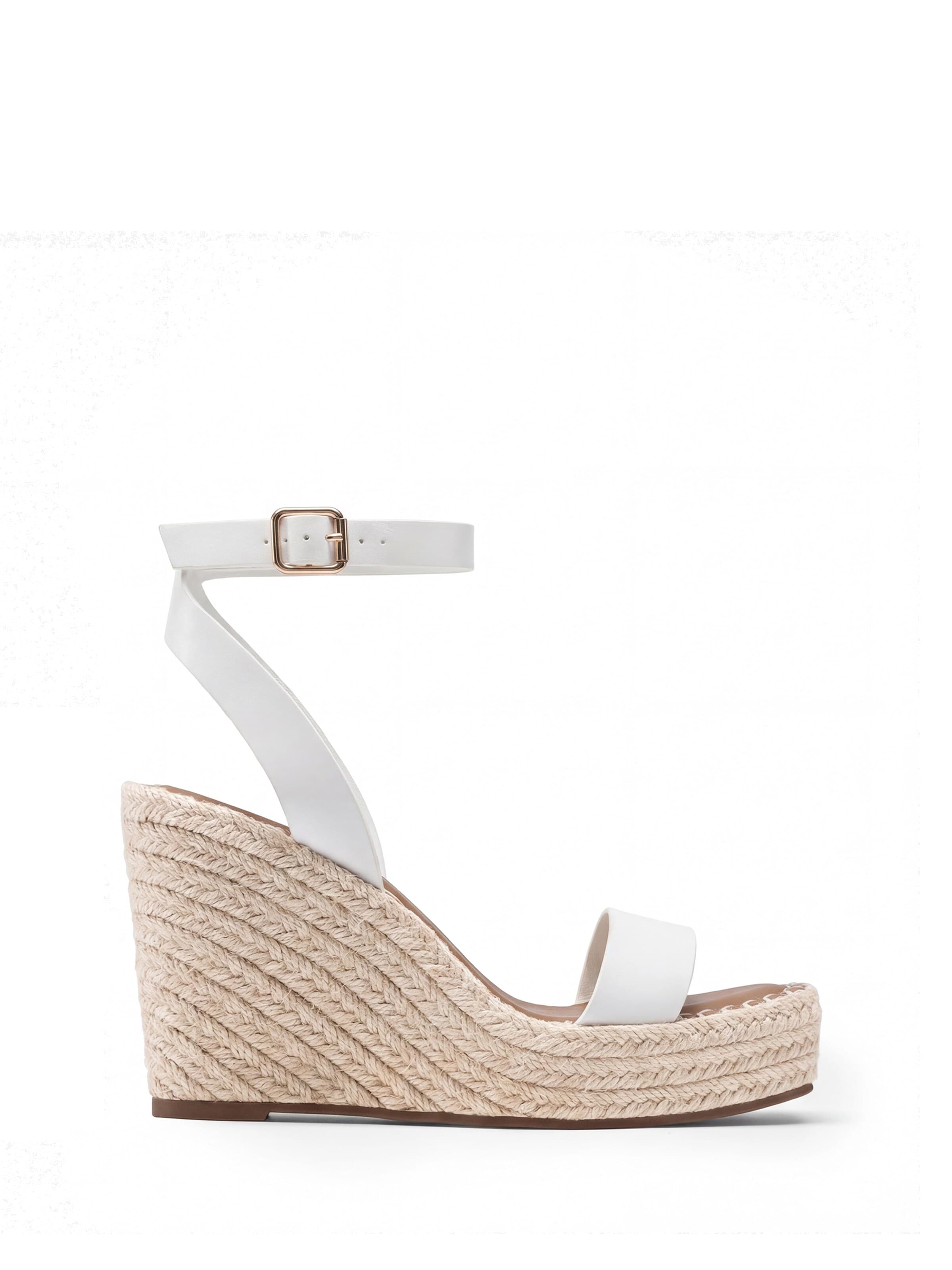 Dream Pairs Sandals in White