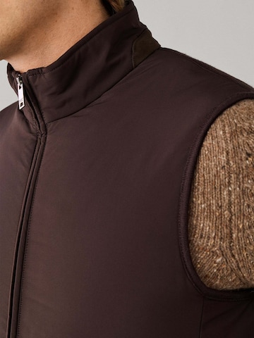 Hackett London Vest 'Windsor' in Brown