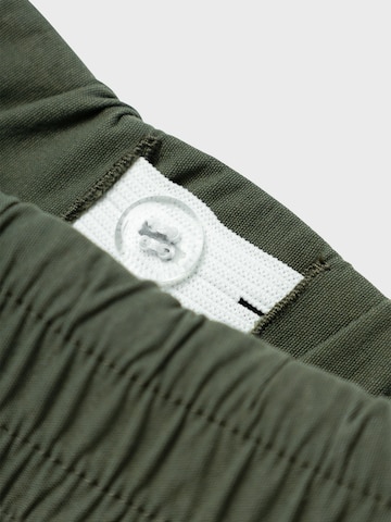 NAME IT - Tapered Pantalón 'NKMBEN' en verde