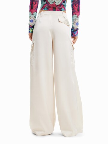 Desigual - Loosefit Pantalón cargo 'Thelma-Lacroix' en blanco