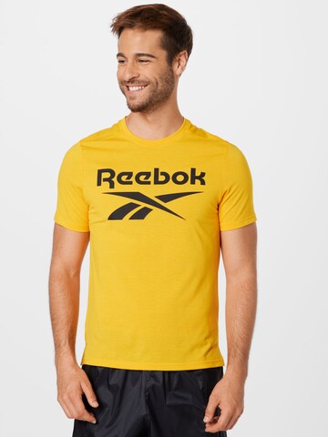 Reebok Regular fit Λειτουργικό μπλουζάκι σε κίτρινο: μπροστά