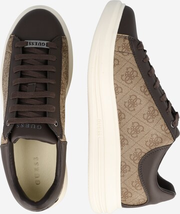 Sneaker low 'Vibo' de la GUESS pe bej