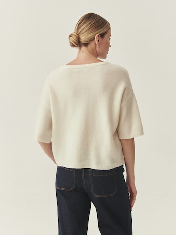 TATUUM Neulepaita värissä valkoinen