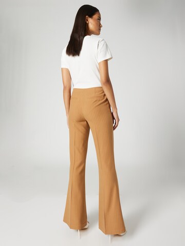 Bella x ABOUT YOU Regular Broek 'Lola' in Bruin