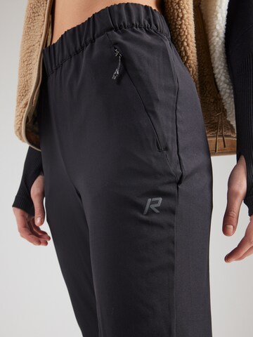Tapered Pantaloni sportivi 'MEUVO' di Rukka in nero