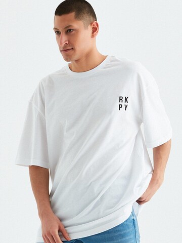 Rockupy Oversized shirt 'Silas' in White