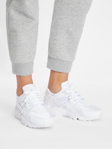 Nike Sportswear Sneakers 'Huarache' in White: front