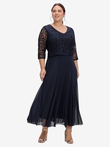 SHEEGO Abendkleid in Blau