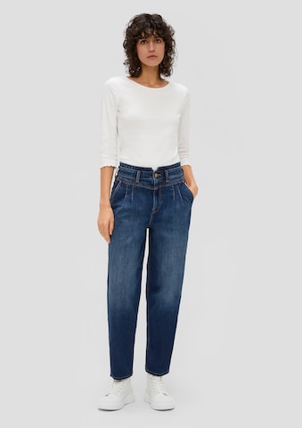 s.Oliver Tapered Pleated Jeans in Blue