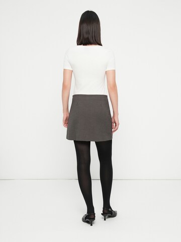 GAP Skirt in Brown: back