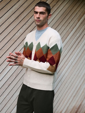 Vestes en maille Next en beige : devant