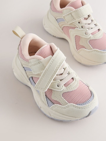 Baskets Next en blanc