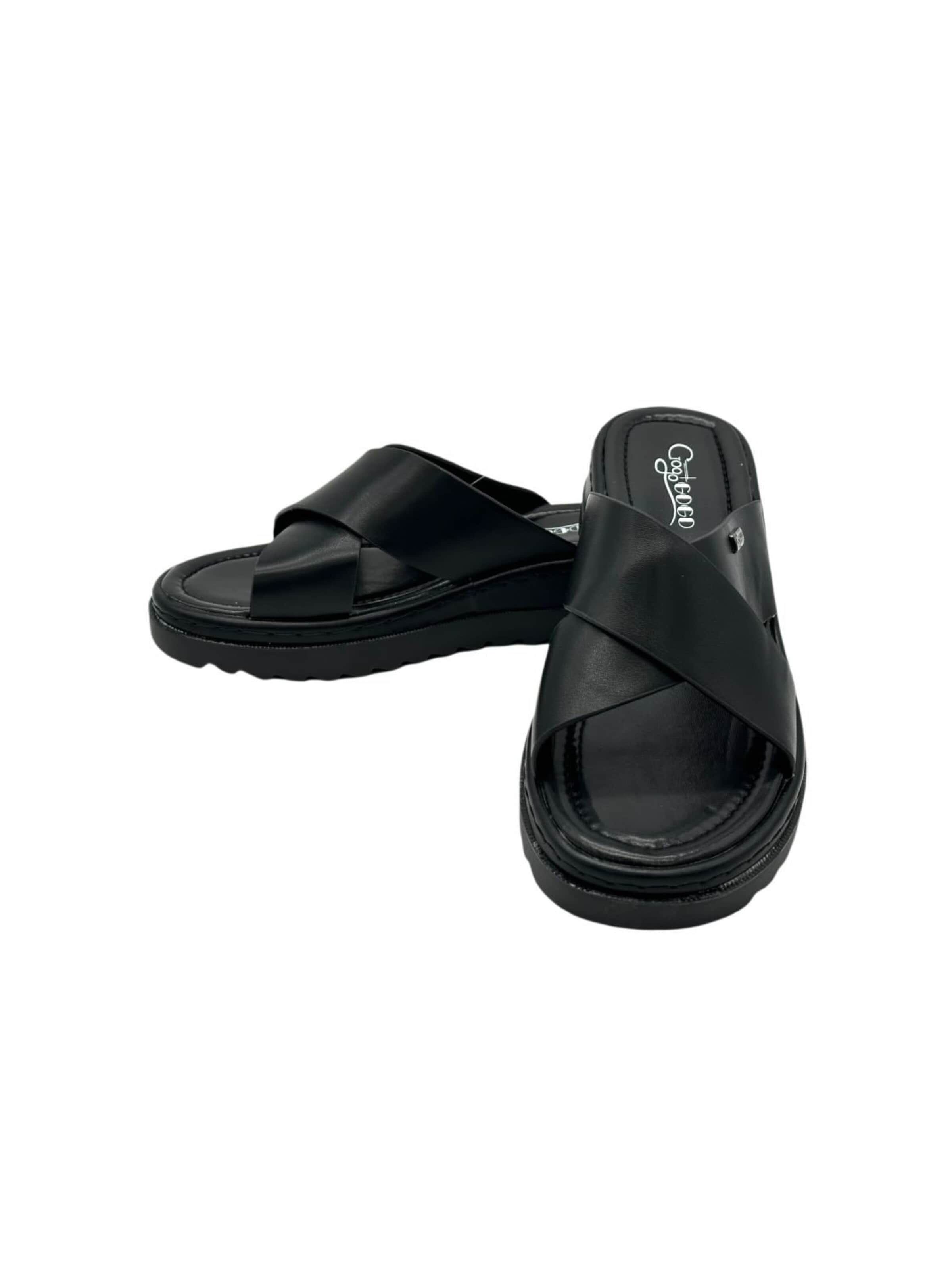 Nowaland Slippers in Black