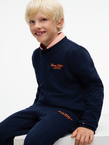 TOMMY HILFIGER Sweatshirt 'ESSENTIAL' in Blauw: voorkant