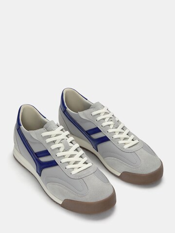 Sneaker low de la Pull&Bear pe gri