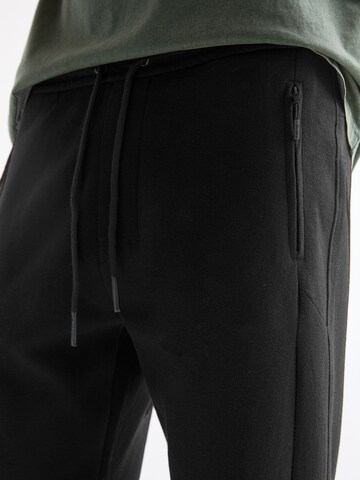 Pull&Bear Tapered Trousers in Black