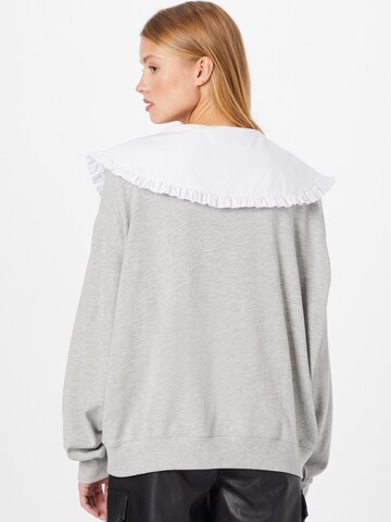 Line of Oslo - Sweatshirt 'Koss' em cinzento