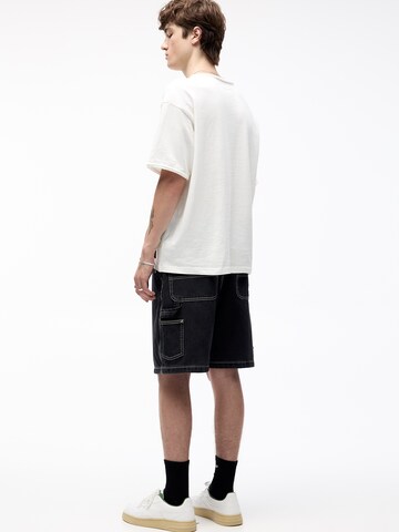 Pull&Bear Loosefit Shorts in Schwarz