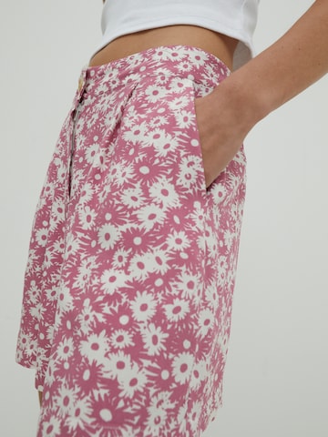 EDITED - regular Pantalón plisado 'Lyla' en rosa