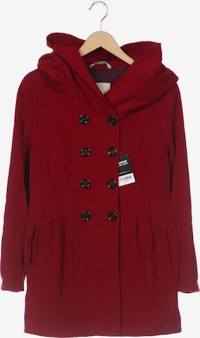 Amber & June Jacket & Coat in S in Red: front