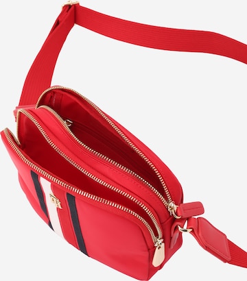 TOMMY HILFIGER Taška cez rameno 'Poppy' - Červená