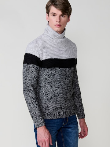 KOROSHI Pullover i grå