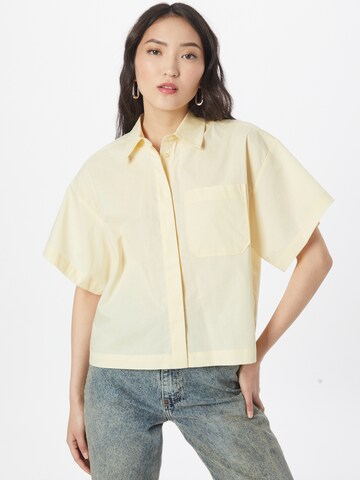 Gina Tricot Blouse 'Hervin' in Beige: voorkant
