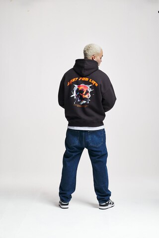 2Y Studios Sweatshirt 'Last For Life' in Zwart