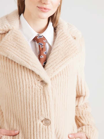 PRINCESS GOES HOLLYWOOD Between-seasons coat in Beige