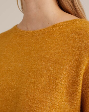 WE Fashion Sweater in Yellow