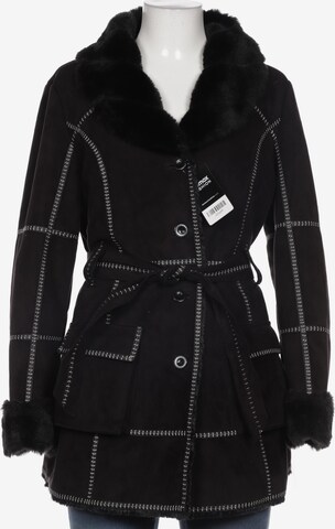 POMPÖÖS Jacket & Coat in M in Black: front