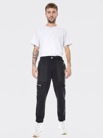 VANS Baggy Hose '66 Supply'‌‌‌ in Schwarz: Vorderseite