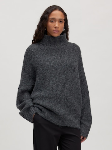 EDITED Pullover 'Beth' i grå: forside