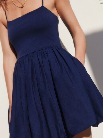 Robe Next en bleu