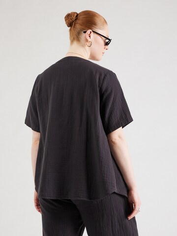 Camicia da donna 'CARThyra' di ONLY Carmakoma in nero