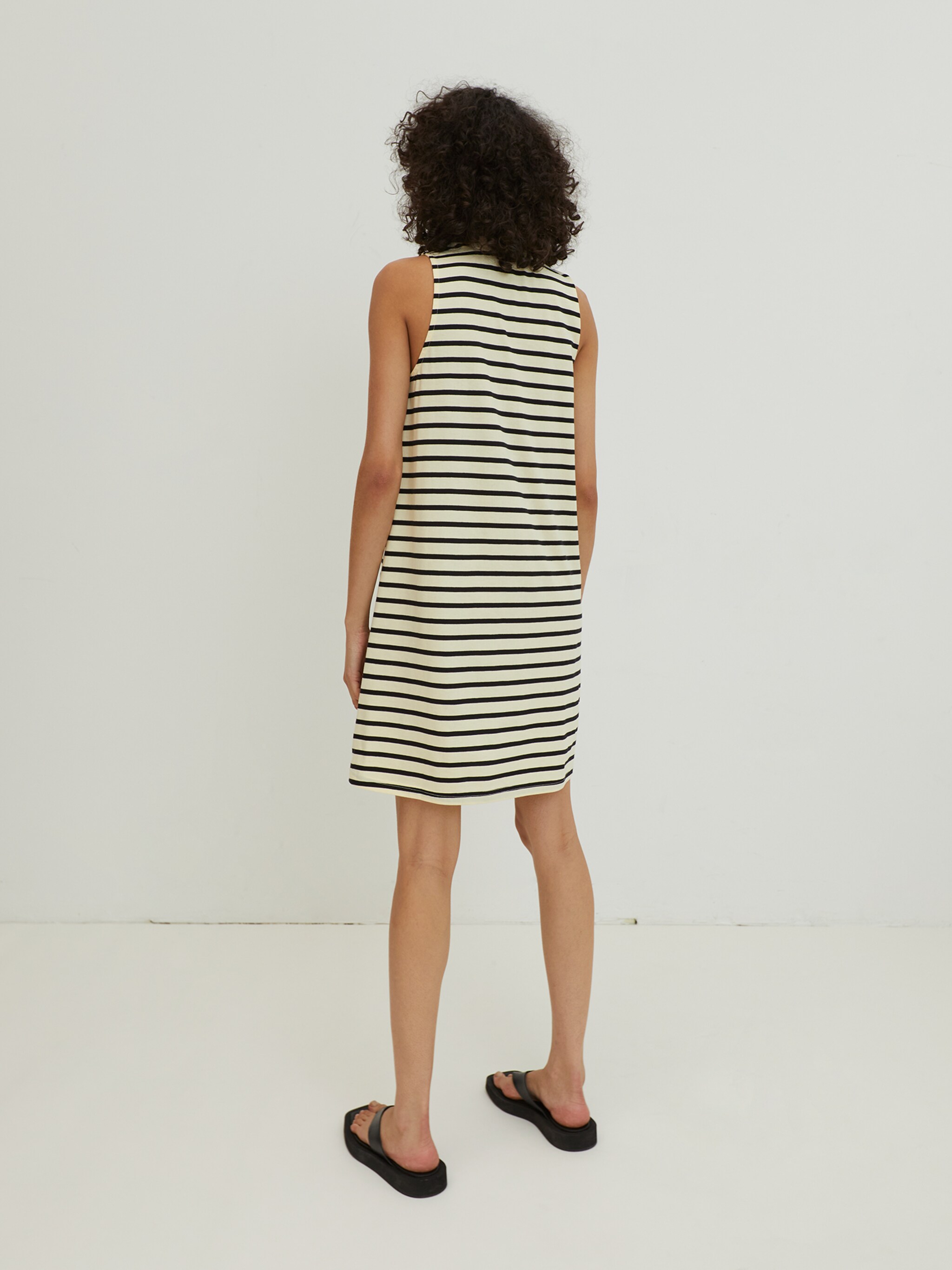 EDITED Producten Jurk 'Aleana' Crème