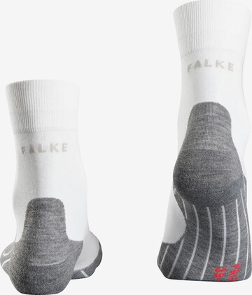 Chaussettes de sport FALKE en blanc