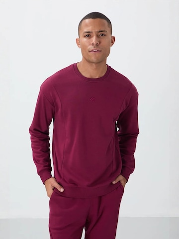 Tommy Life Sweatsuit in Red