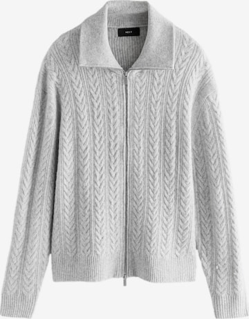 Next Neuletakki värissä harmaa: etupuoli