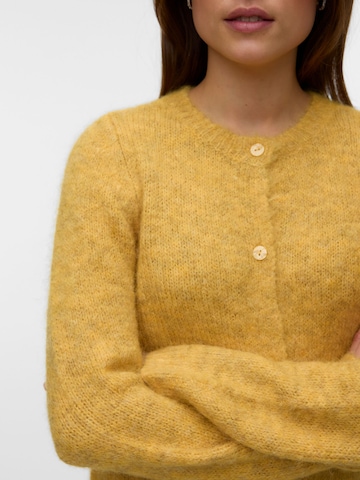 VERO MODA Neuletakki 'VMNOvah' värissä keltainen