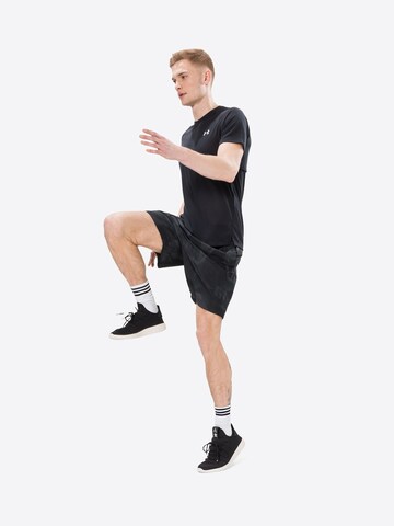 UNDER ARMOUR Performance Shirt 'Streaker' in Black