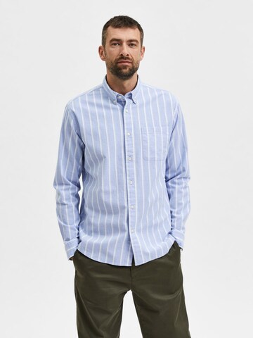 Regular fit Camicia 'RICK' di SELECTED HOMME in blu: frontale