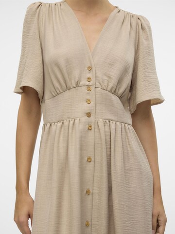Robe-chemise 'VMMELANEY' VERO MODA en beige
