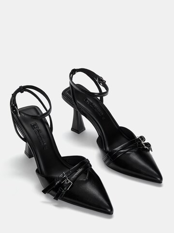 Pumps de la Pull&Bear pe negru
