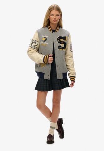 Superdry Tussenjas in Grijs